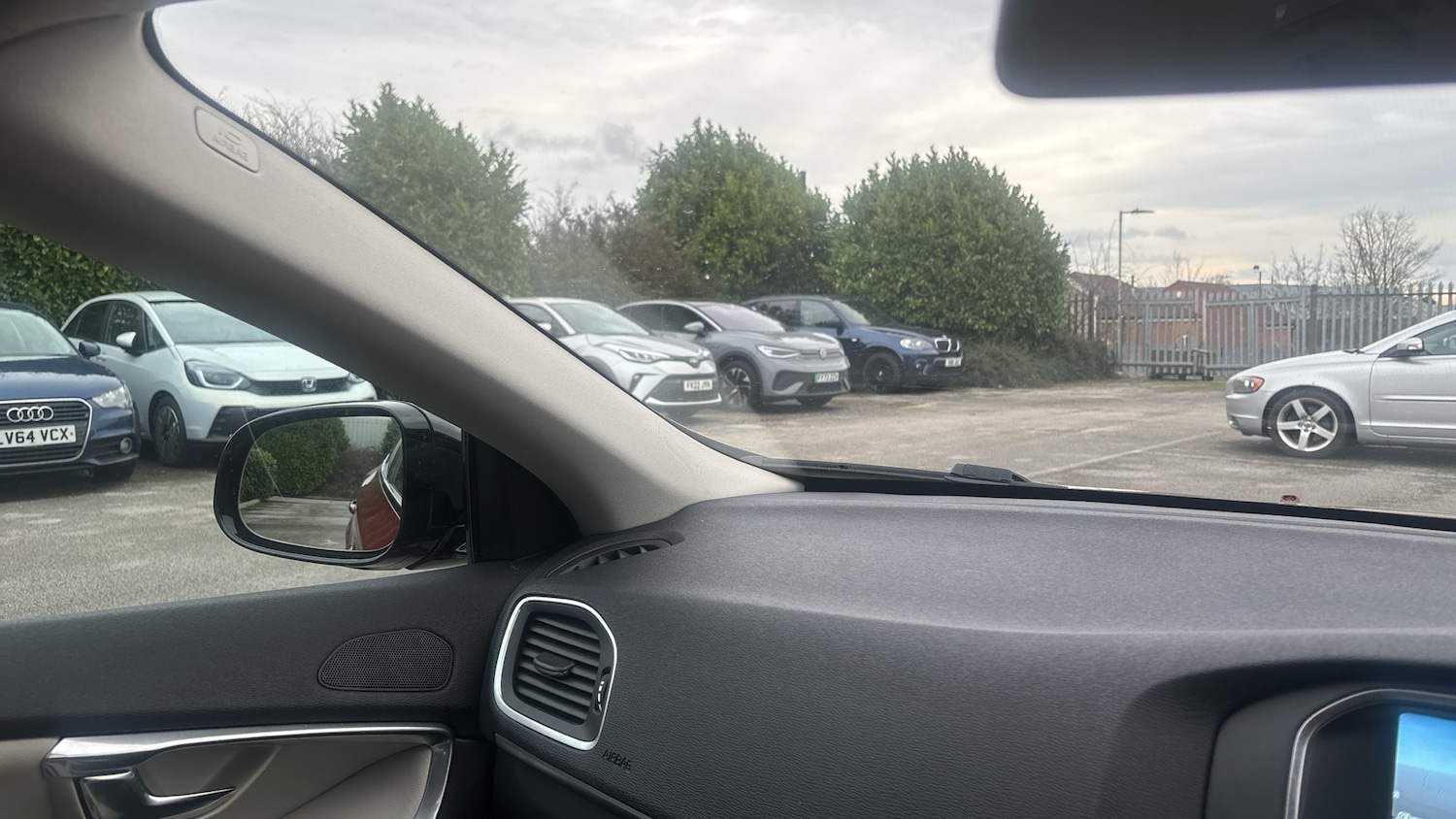 Used Volvo V40 2016 for sale - 77663355: Photo 33