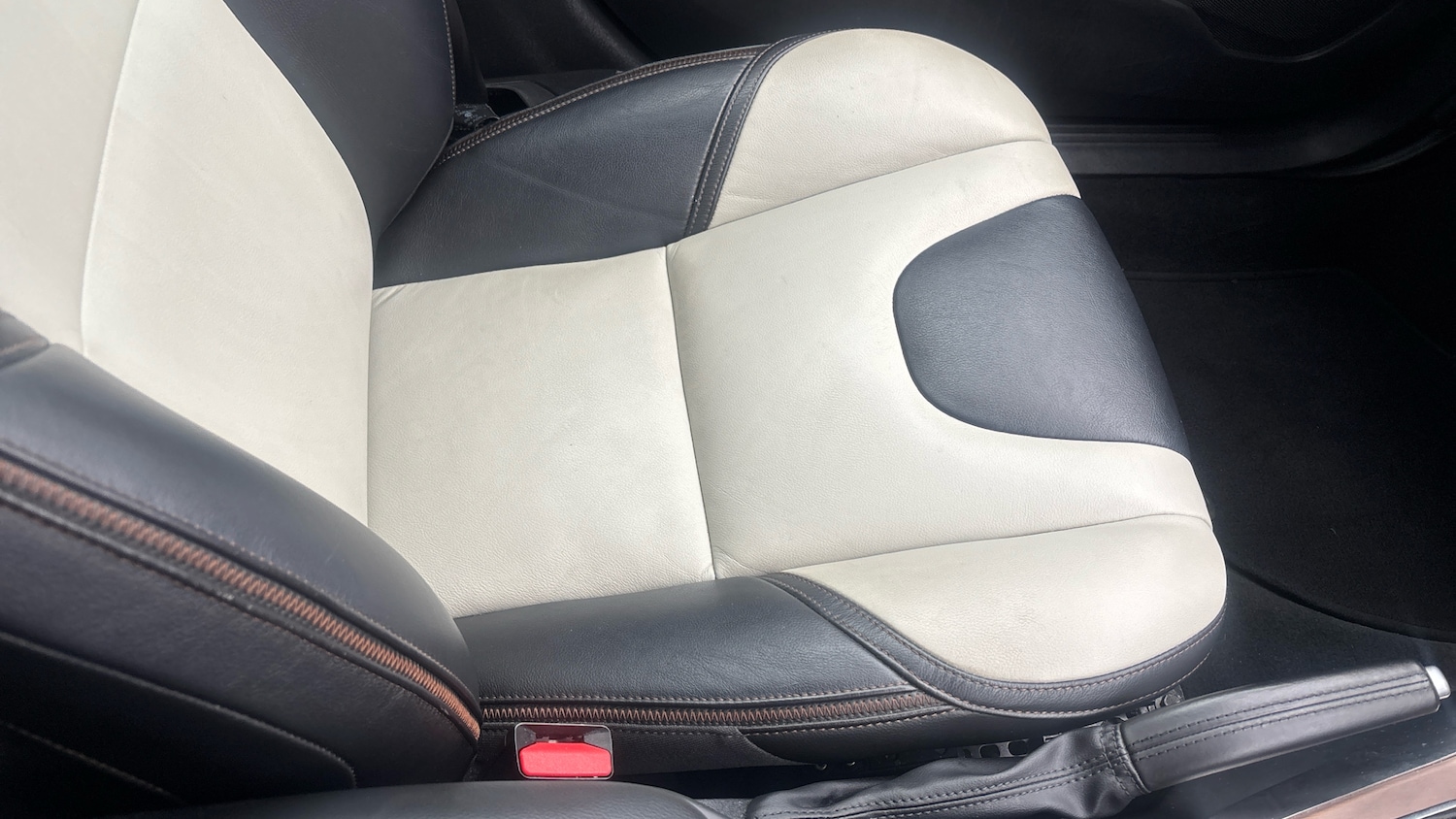 Used Volvo V40 2016 for sale - 77663355: Photo 35