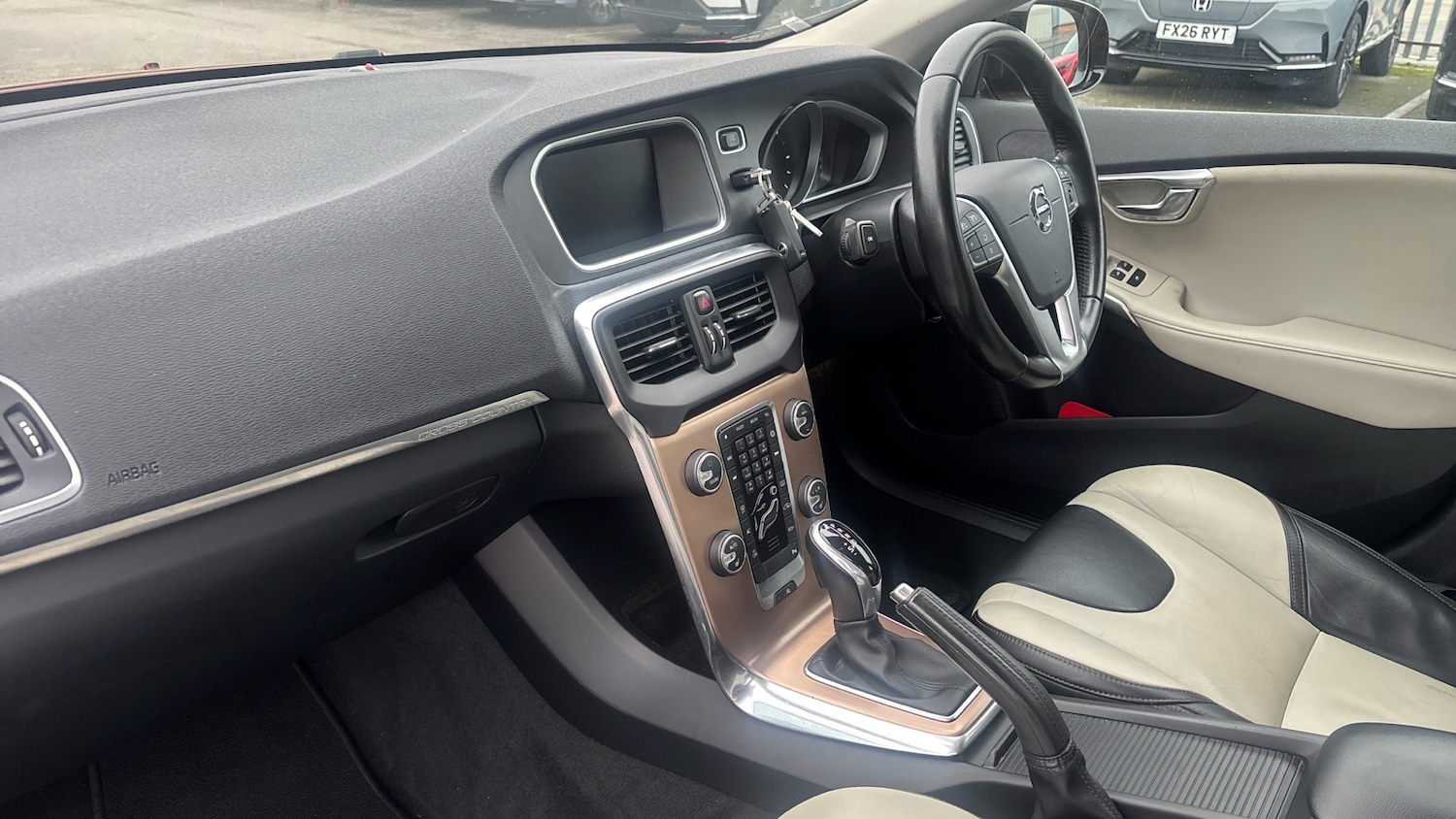 Used Volvo V40 2016 for sale - 77663355: Photo 9