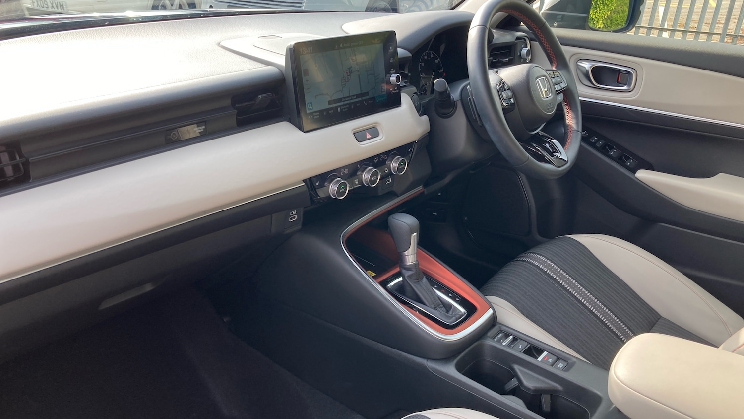 Used Honda HR-V 2023 for sale - 77975760: Photo 2