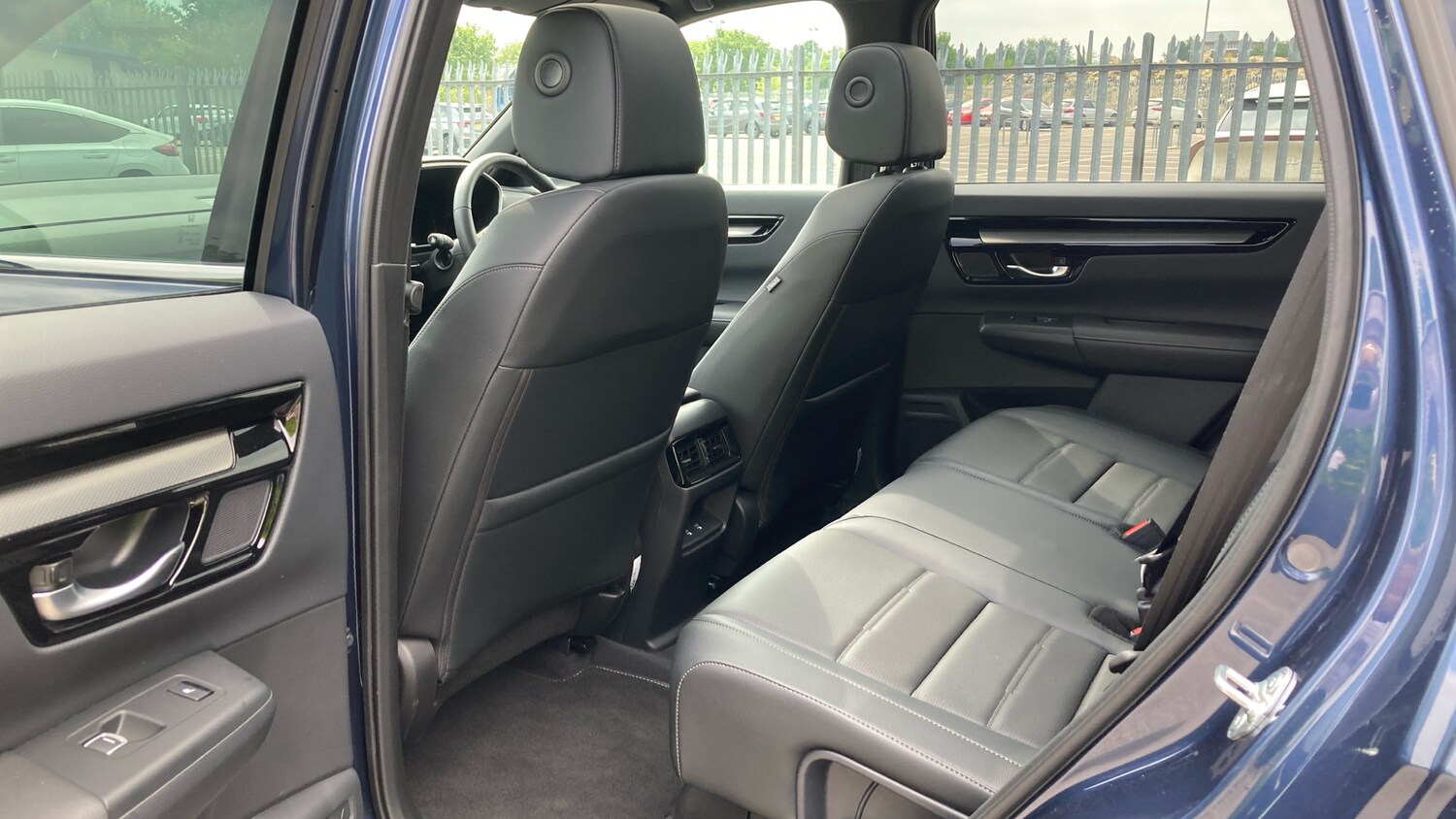 2025 Honda CR-V 2.0 ePHEV Advance Tech 5dr eCVT Estate Estate Hybrid Automatic - Picture 17 of 24