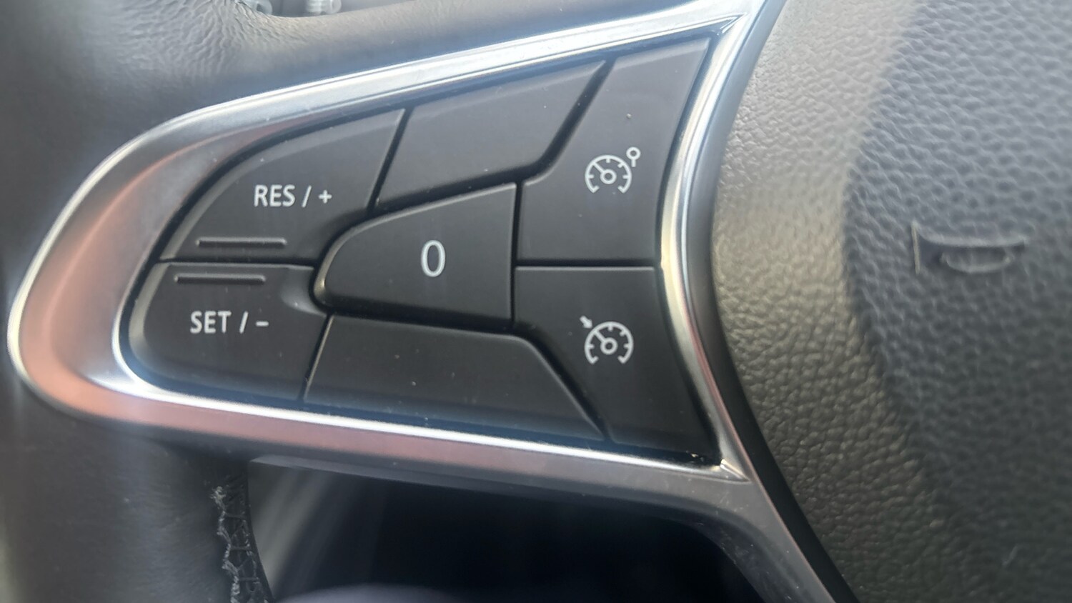 Used Renault Zoe 2022 for sale - 77198785: Photo 31