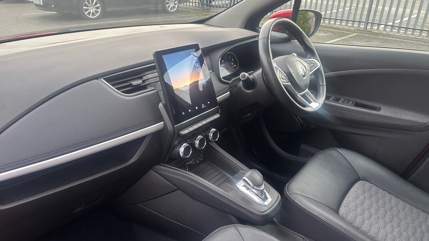 Used Renault Zoe 2022 for sale - 77198785: Photo 9