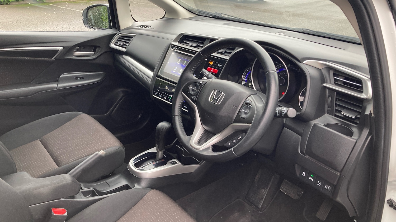 Used Honda Jazz 2015 for sale - 76957009: Photo 11