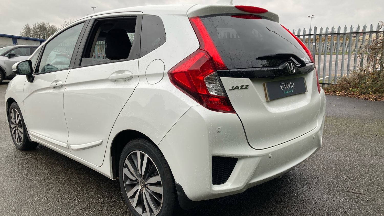 Used Honda Jazz 2015 for sale - 76957009: Photo 35