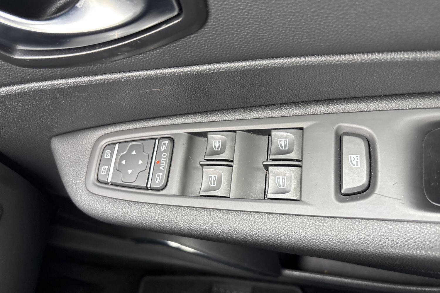 Used Renault Captur 2018 for sale - 77073284: Photo 22