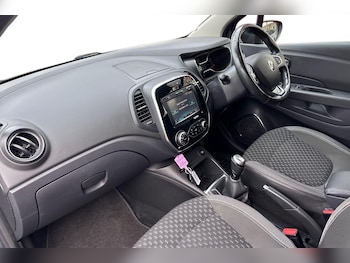 Used Renault Captur 2018 for sale - 77073284: Photo