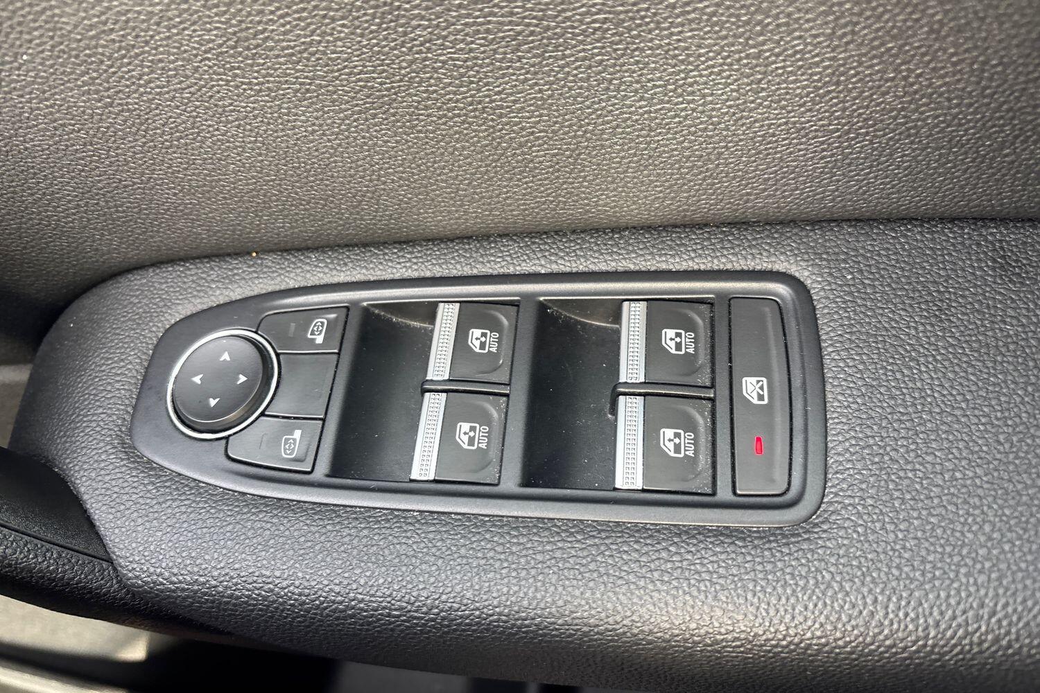 Used Renault Captur 2023 for sale - 77763430: Photo 16