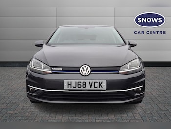 Used Volkswagen Golf 2018 for sale - 76731399: Photo