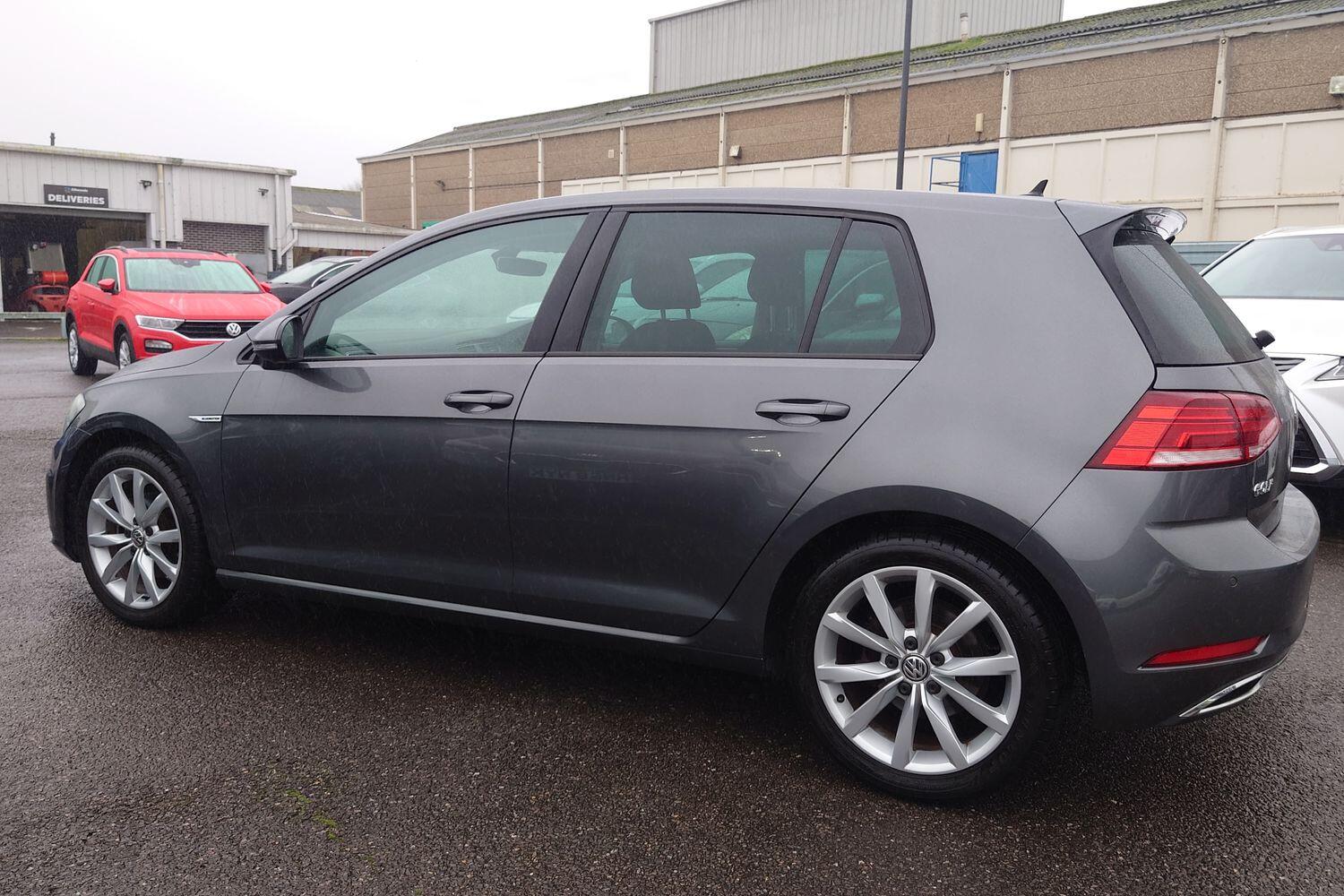 Used Volkswagen Golf 2018 for sale - 76731399: Photo 5