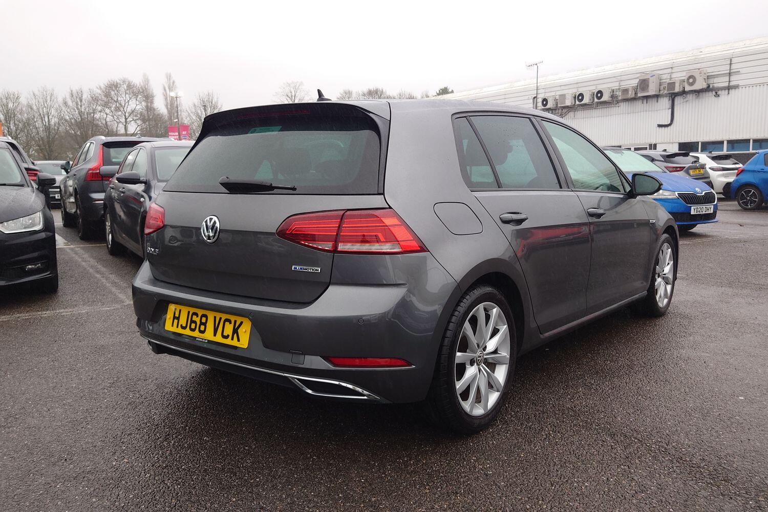 Used Volkswagen Golf 2018 for sale - 76731399: Photo 7