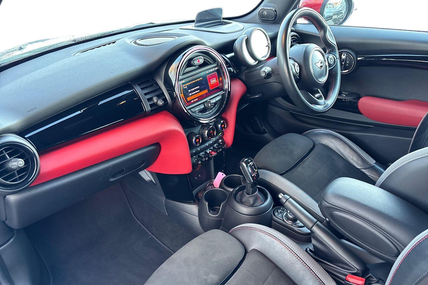 Used MINI Hatch 2019 for sale - 77110370: Photo 7