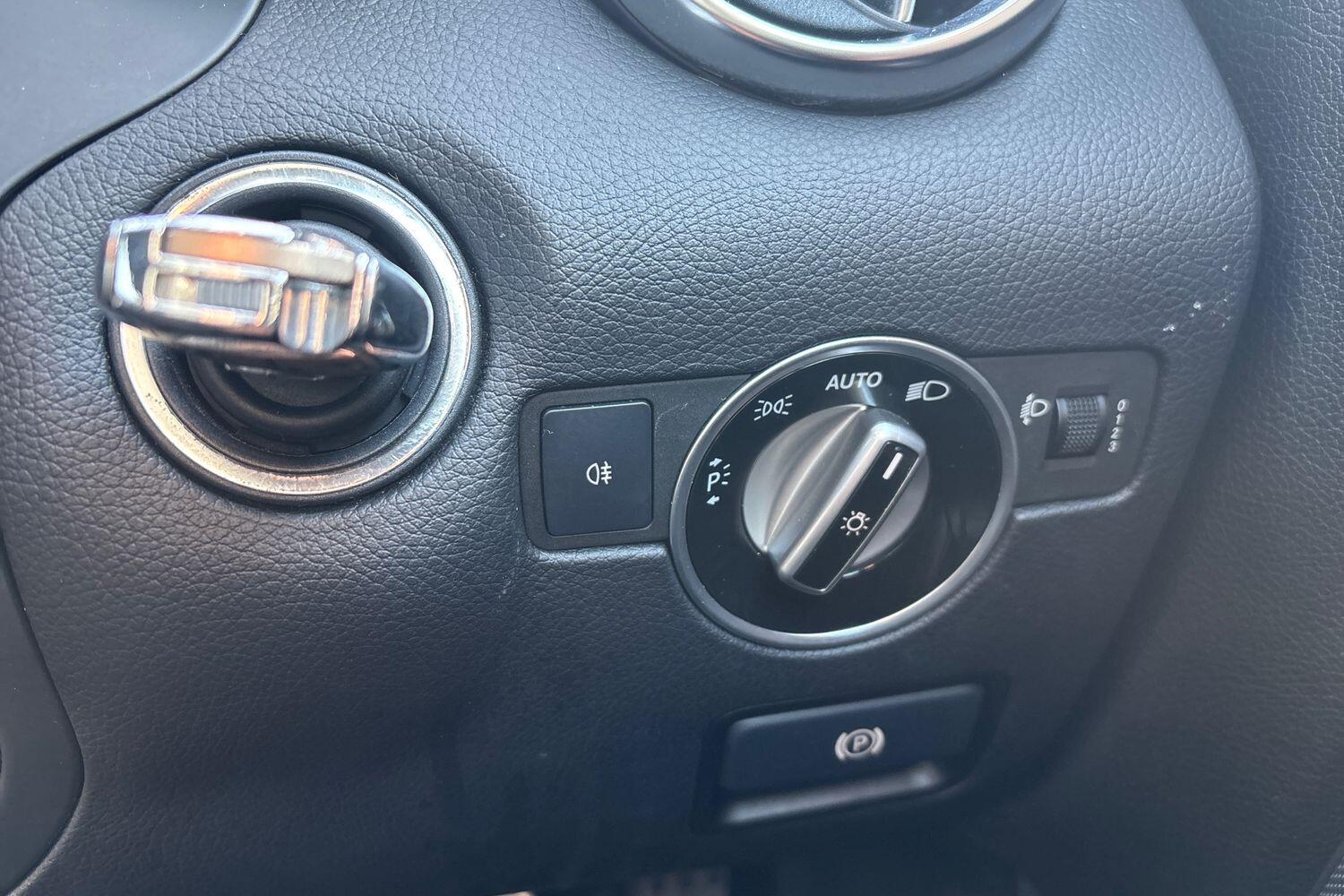 Used Mercedes-Benz SLC 2016 for sale - 77647654: Photo 24