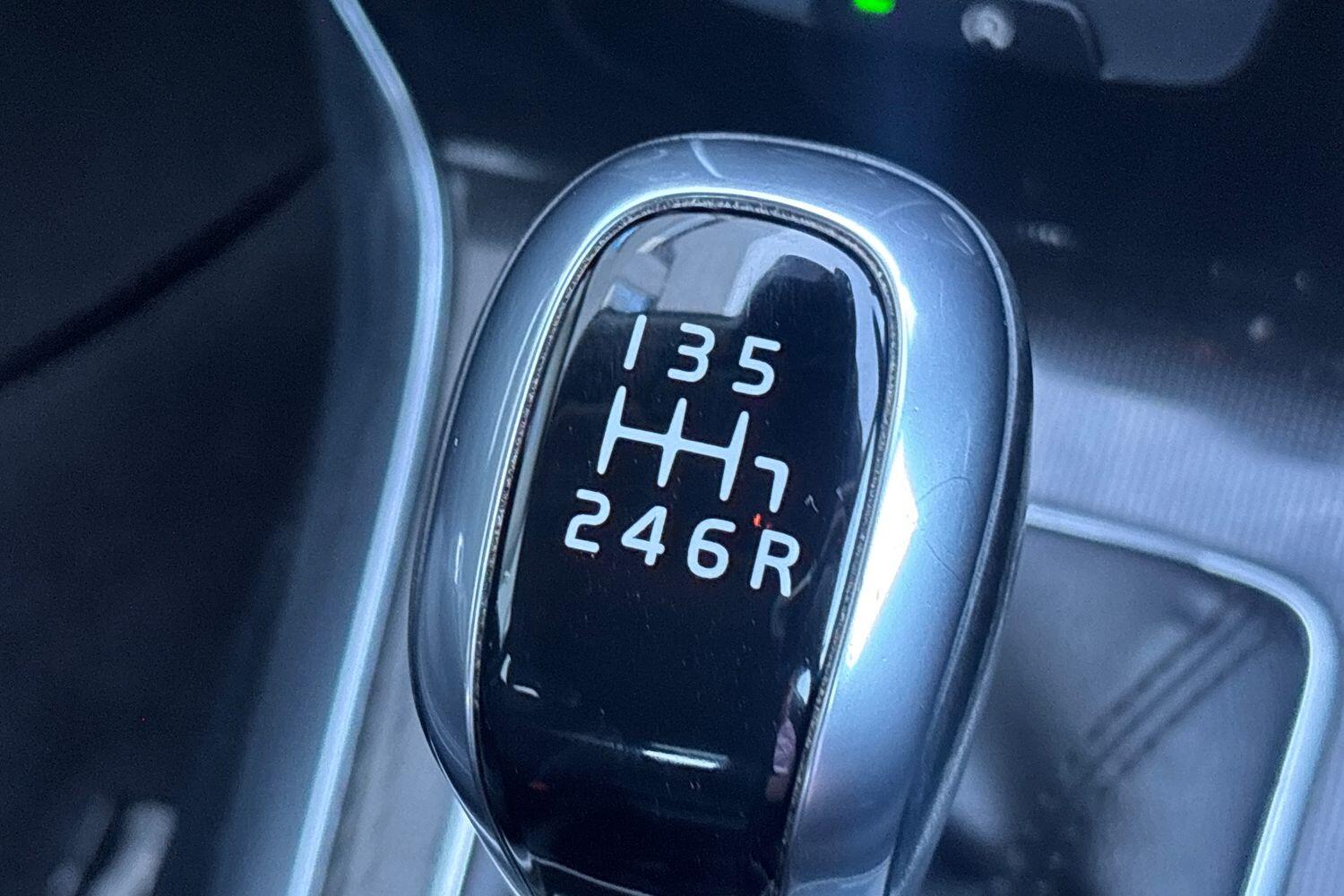 Used Volvo V40 2018 for sale - 77941934: Photo 12