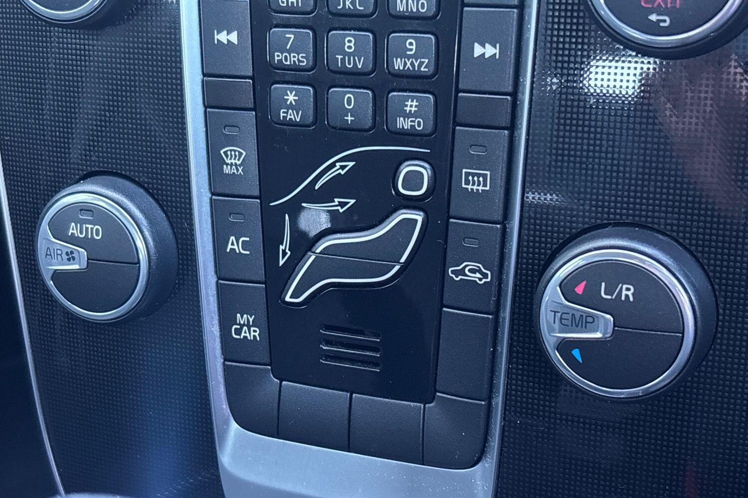 Used Volvo V40 2018 for sale - 77941934: Photo 23