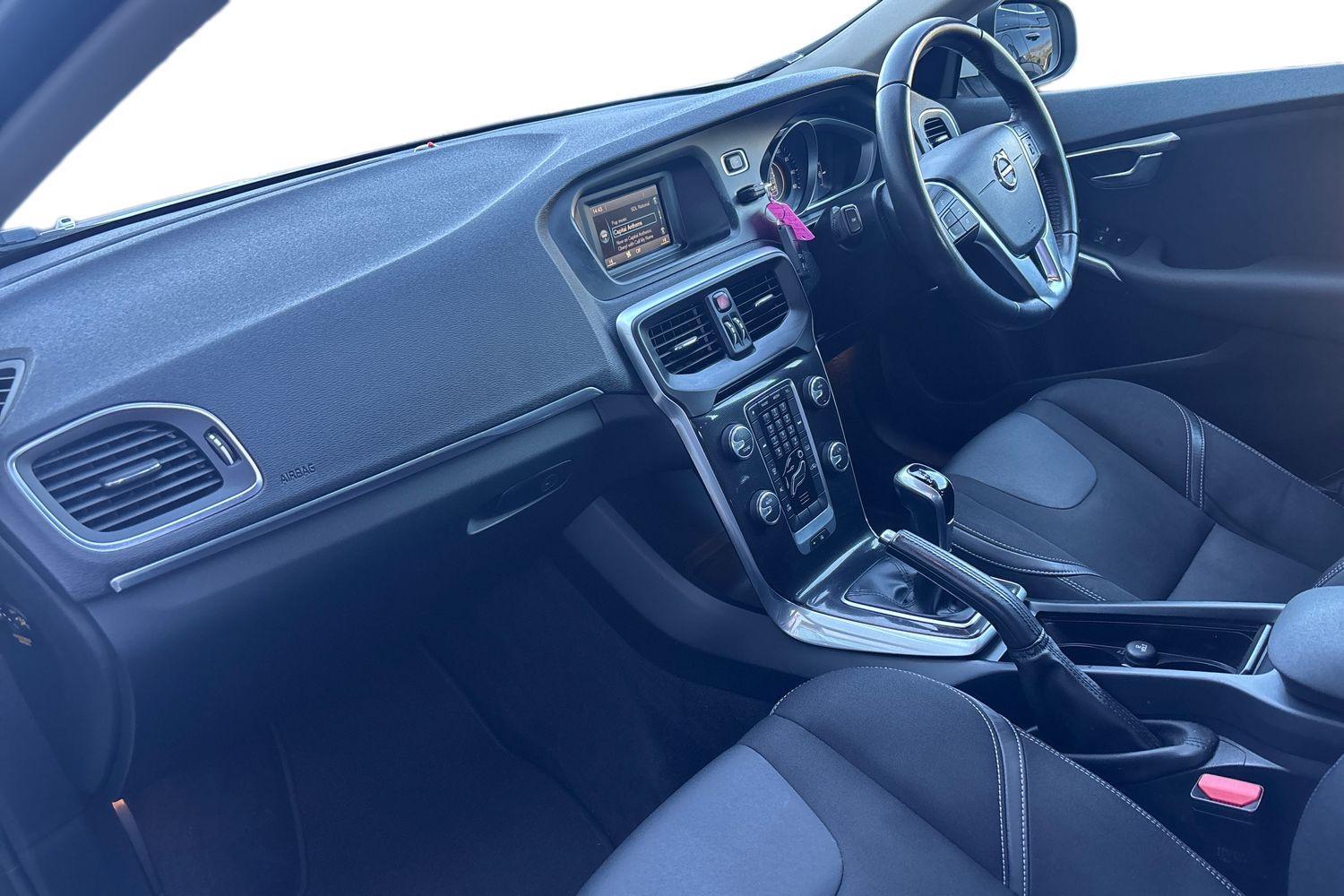 Used Volvo V40 2018 for sale - 77941934: Photo 7