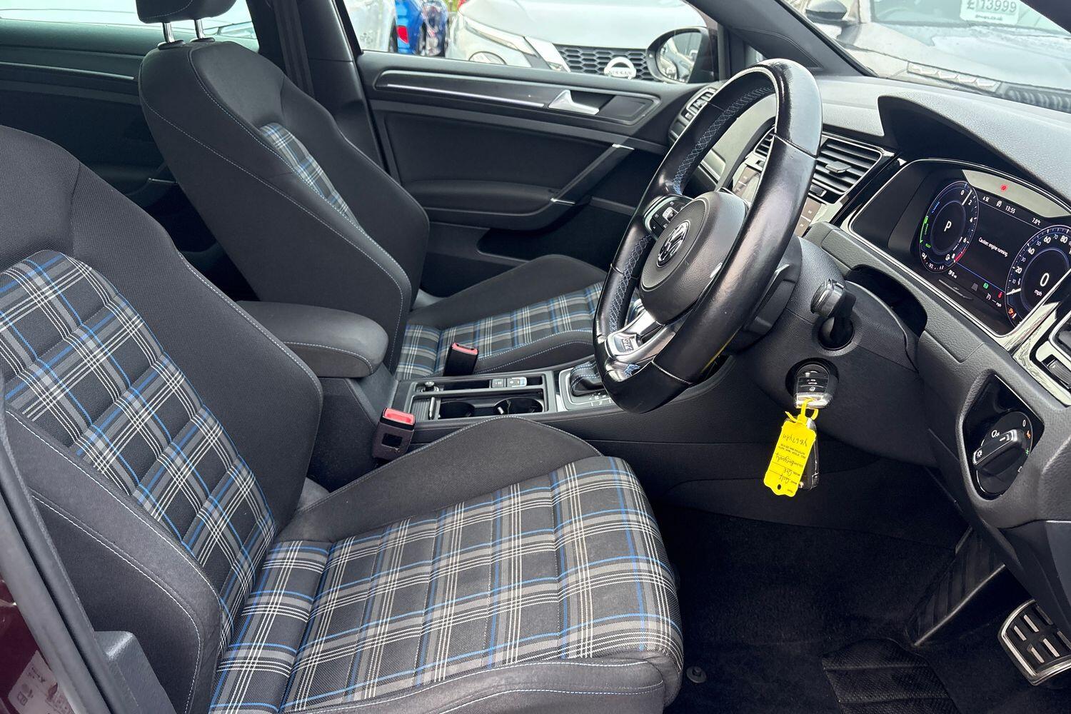 Used Volkswagen Golf 2017 for sale - 77205190: Photo 13