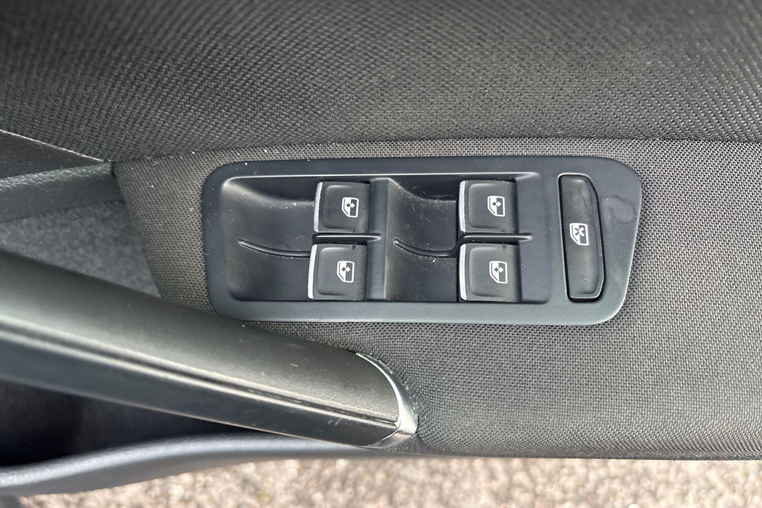 Used Volkswagen Golf 2017 for sale - 77205190: Photo 19