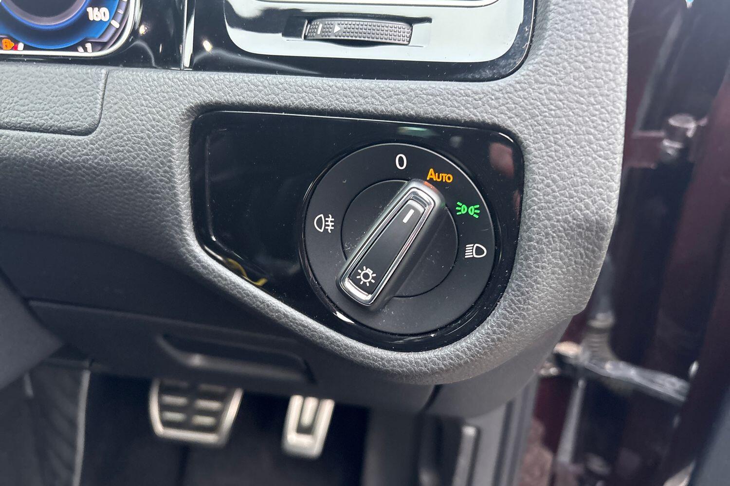 Used Volkswagen Golf 2017 for sale - 77205190: Photo 23