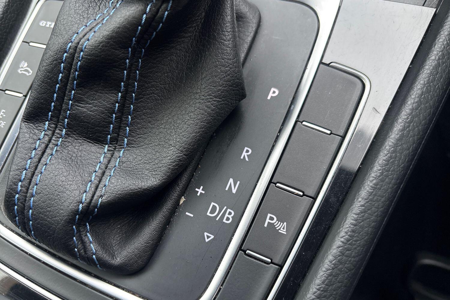 Used Volkswagen Golf 2017 for sale - 77205190: Photo 25