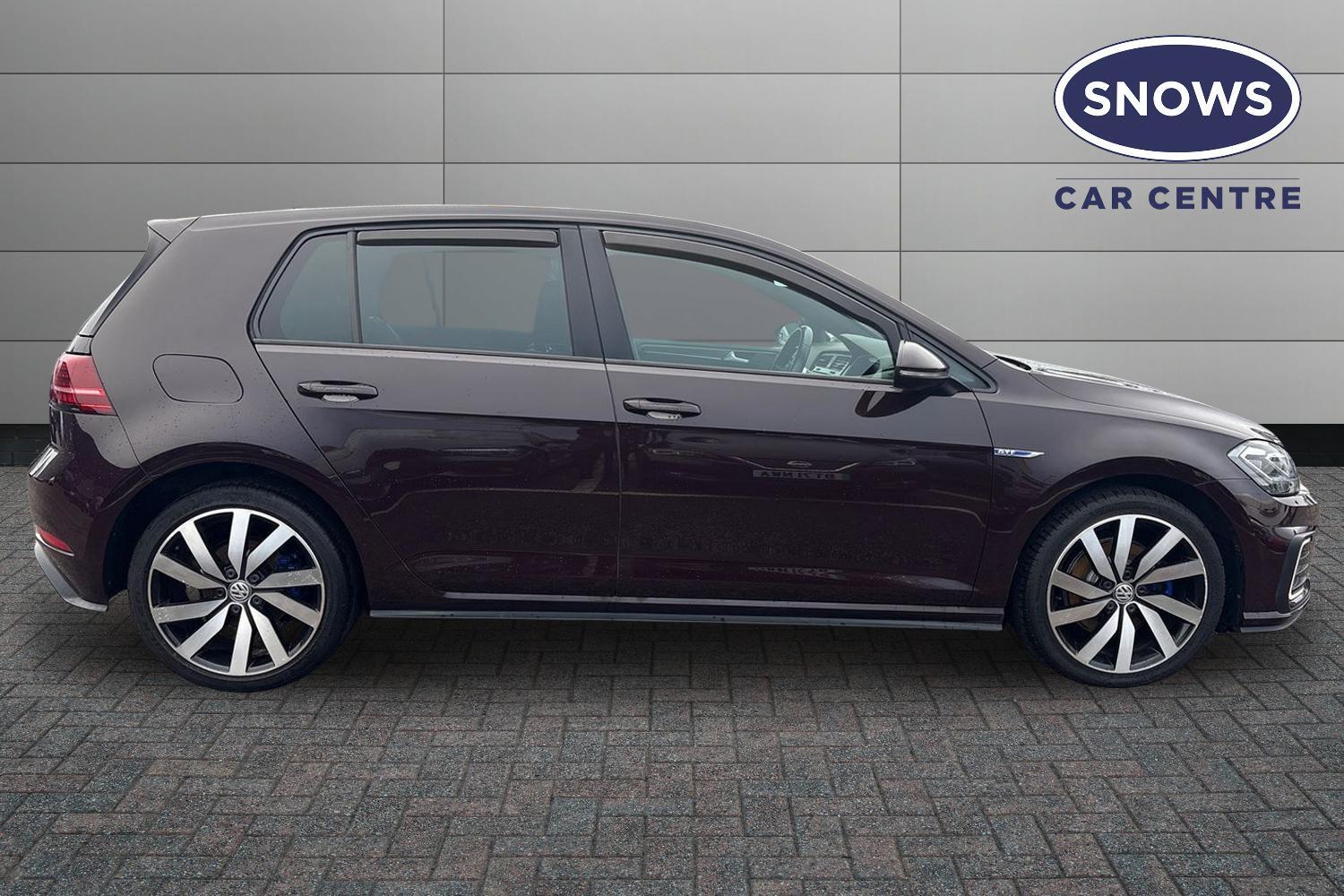 Used Volkswagen Golf 2017 for sale - 77205190: Photo 8