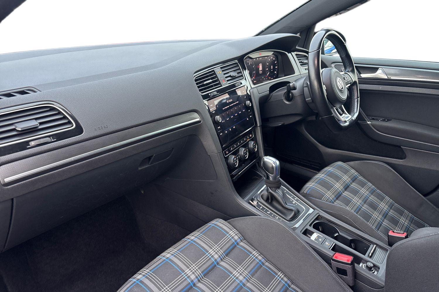 Used Volkswagen Golf 2017 for sale - 77205190: Photo 9