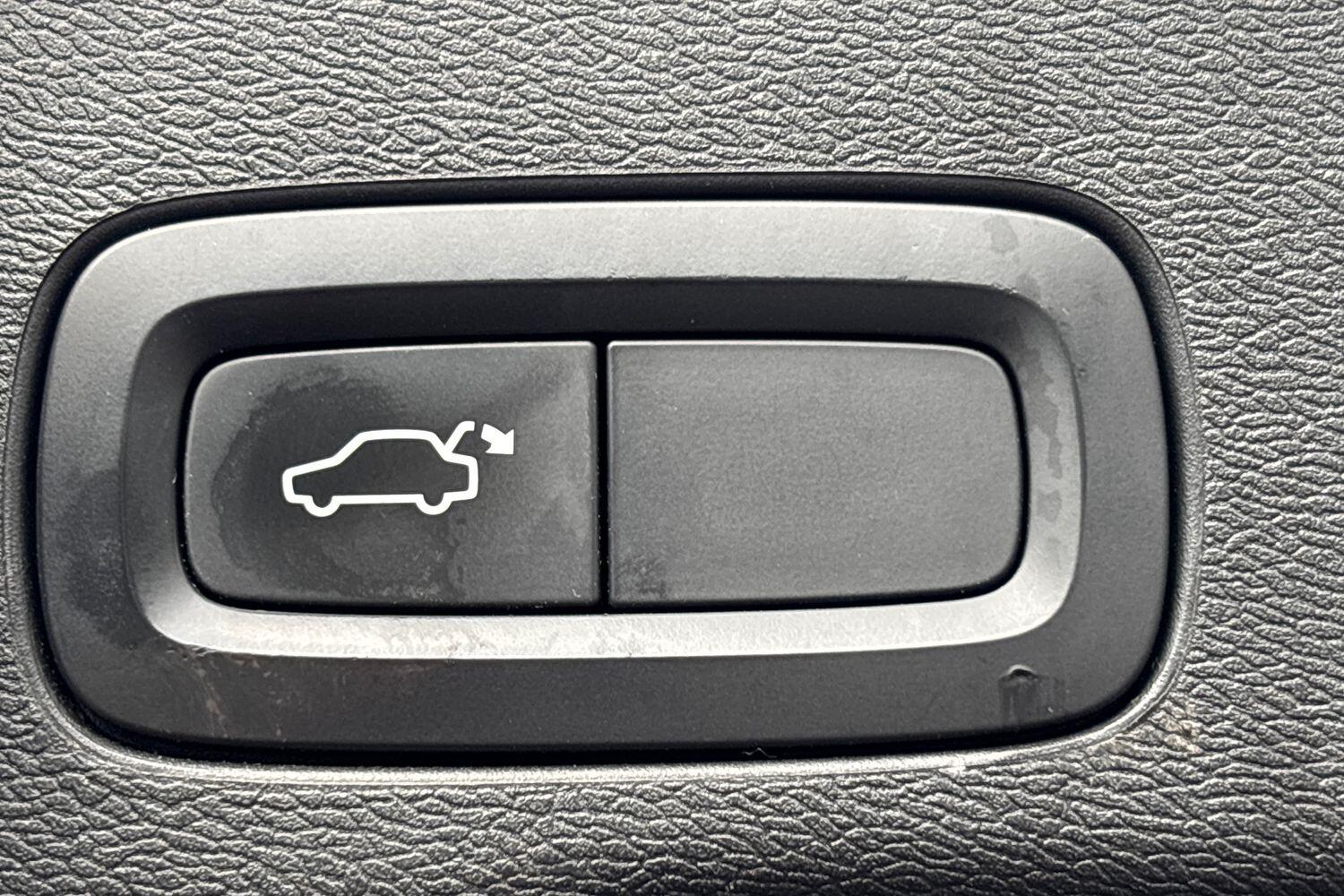 Used Volvo XC60 2018 for sale - 77526033: Photo 24