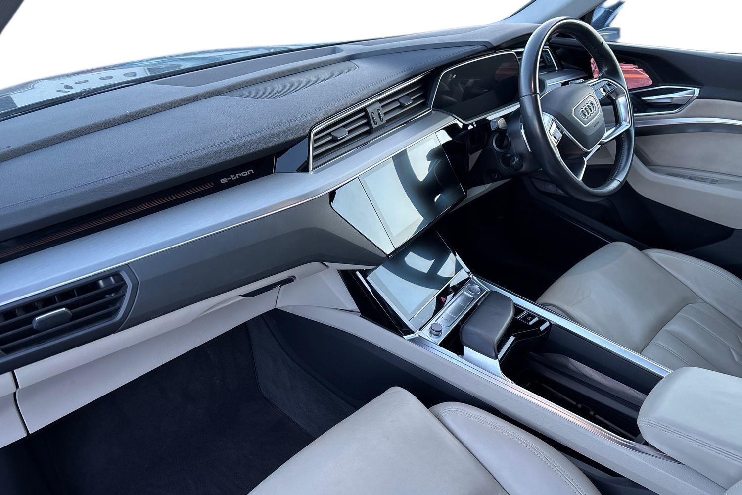 Used Audi e-tron 2020 for sale - 77354315: Photo 2