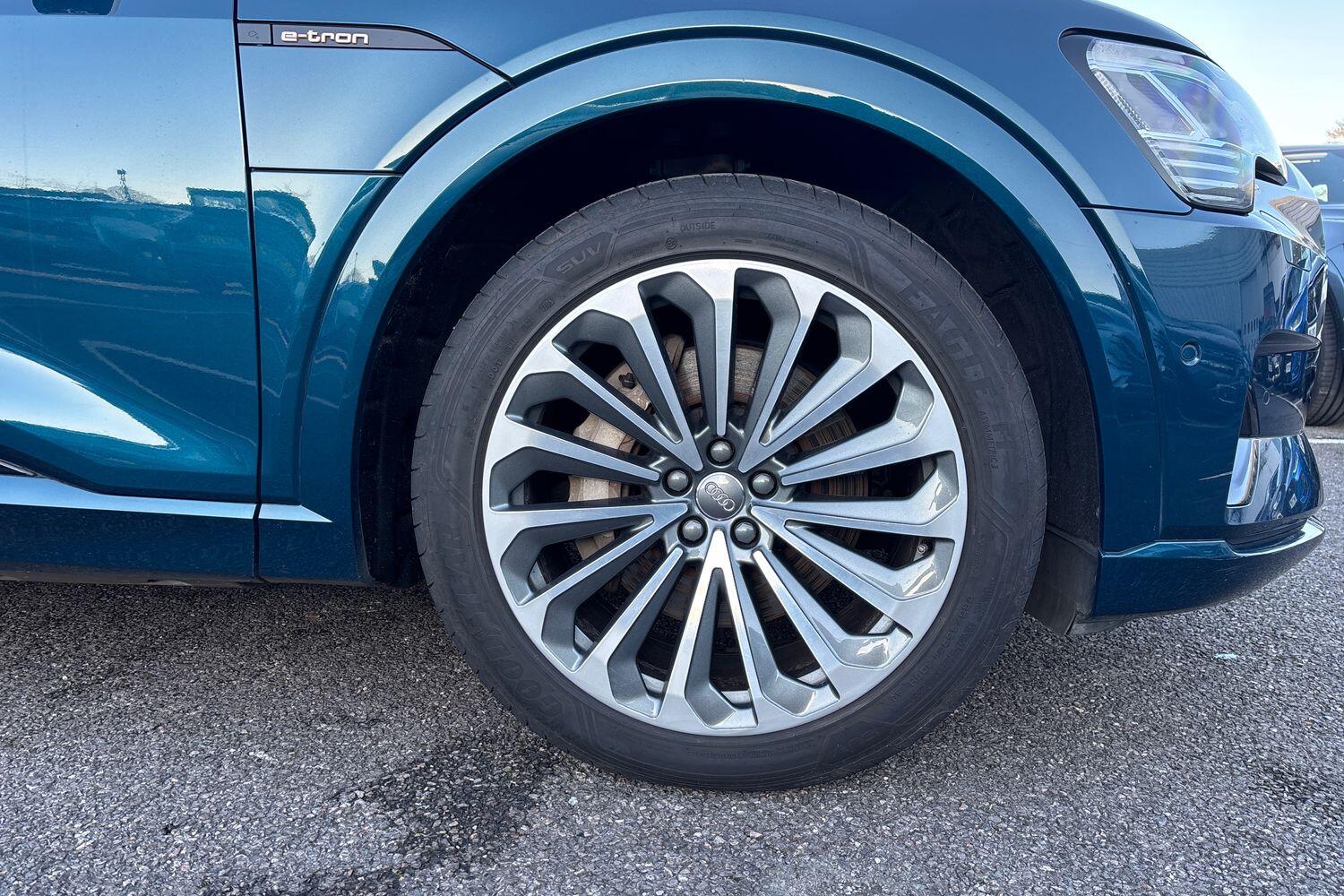 Used Audi e-tron 2020 for sale - 77354315: Photo 6