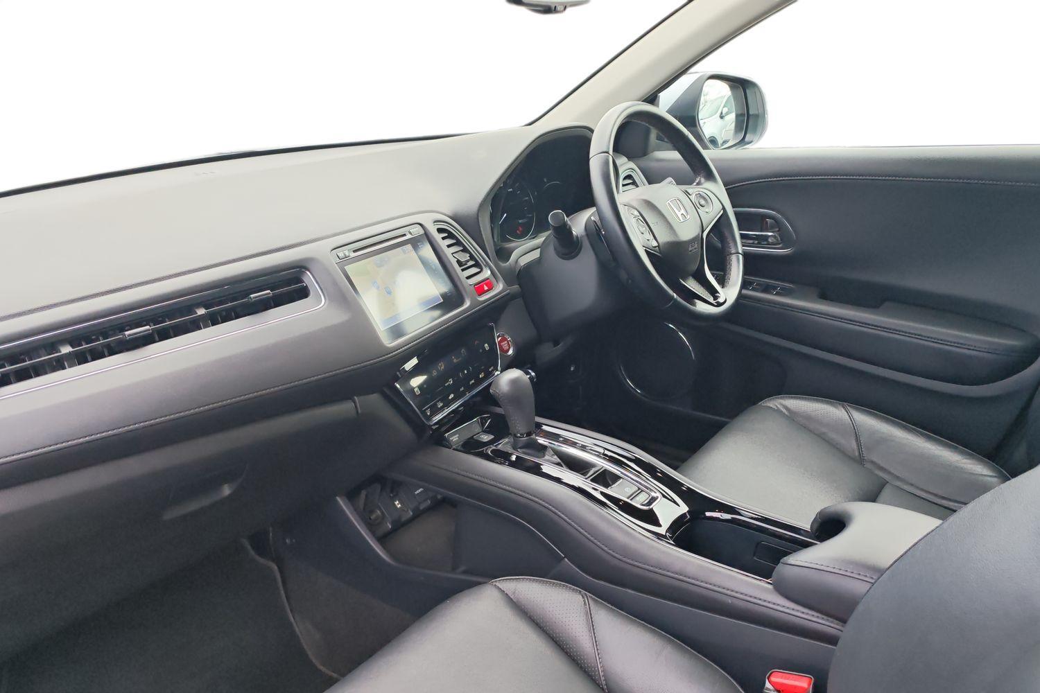 Used Honda HR-V 2018 for sale - 78036635: Photo 2