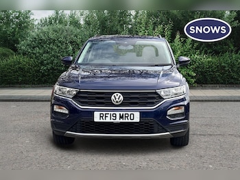 Used Volkswagen T-Roc 2019 for sale - 77685531: Photo