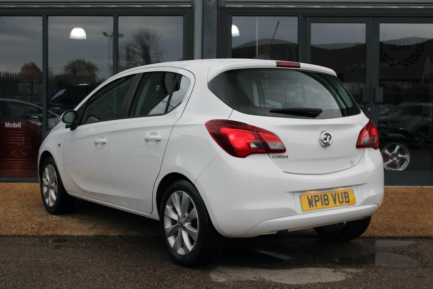 Used Vauxhall Corsa 2018 for sale - 76610212: Photo 2