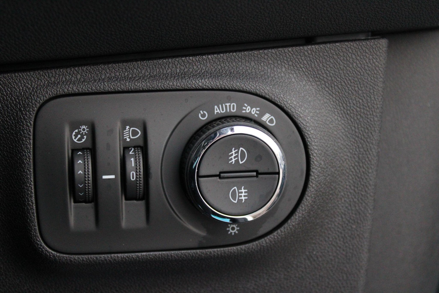 Used Vauxhall Corsa 2018 for sale - 76610212: Photo 20