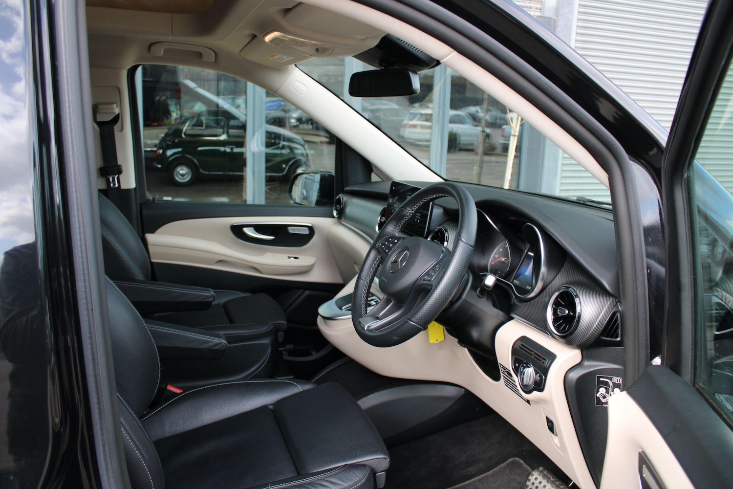 Used Mercedes-Benz V-Class 2023 for sale - 78072182: Photo 12