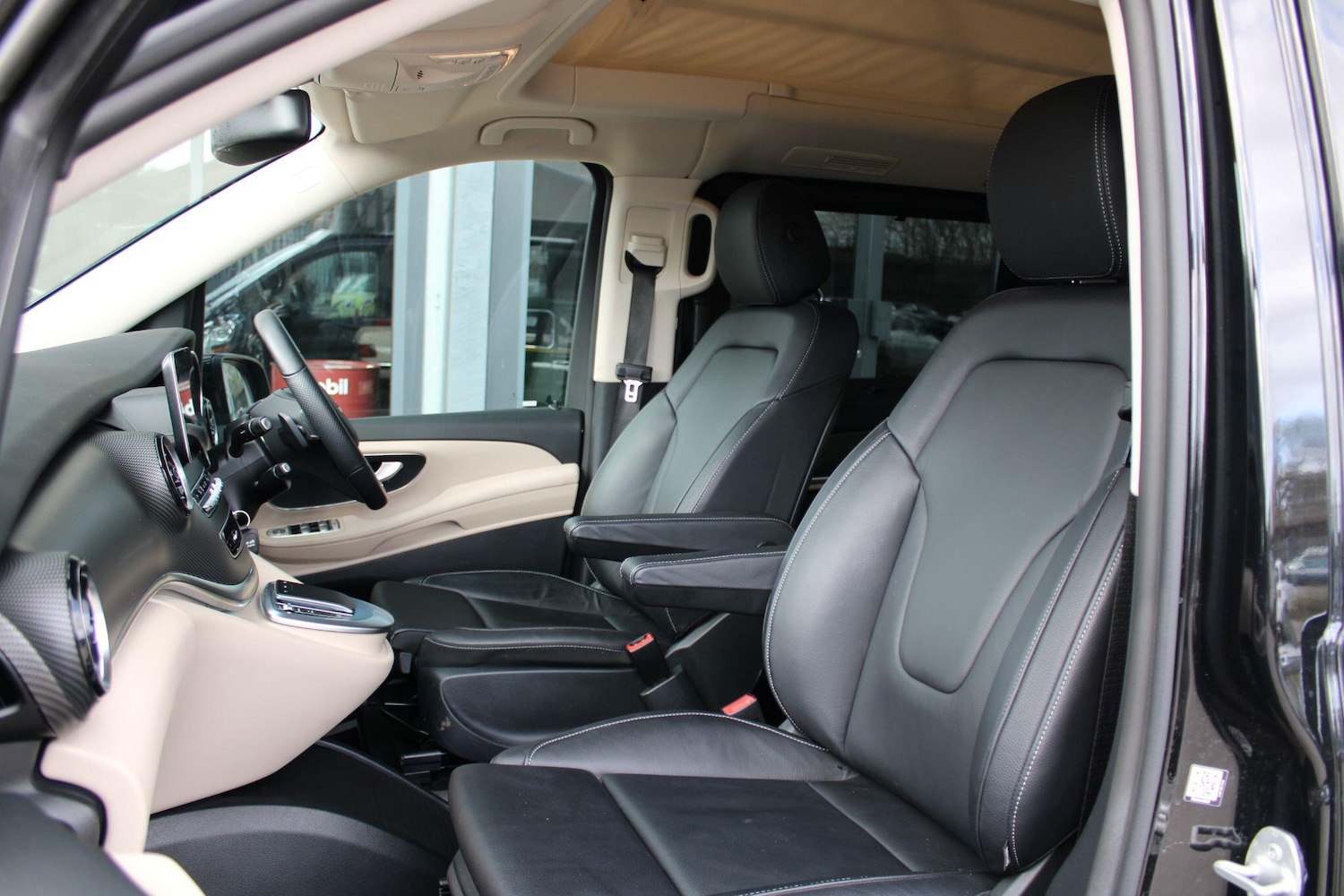 Used Mercedes-Benz V-Class 2023 for sale - 78072182: Photo 18