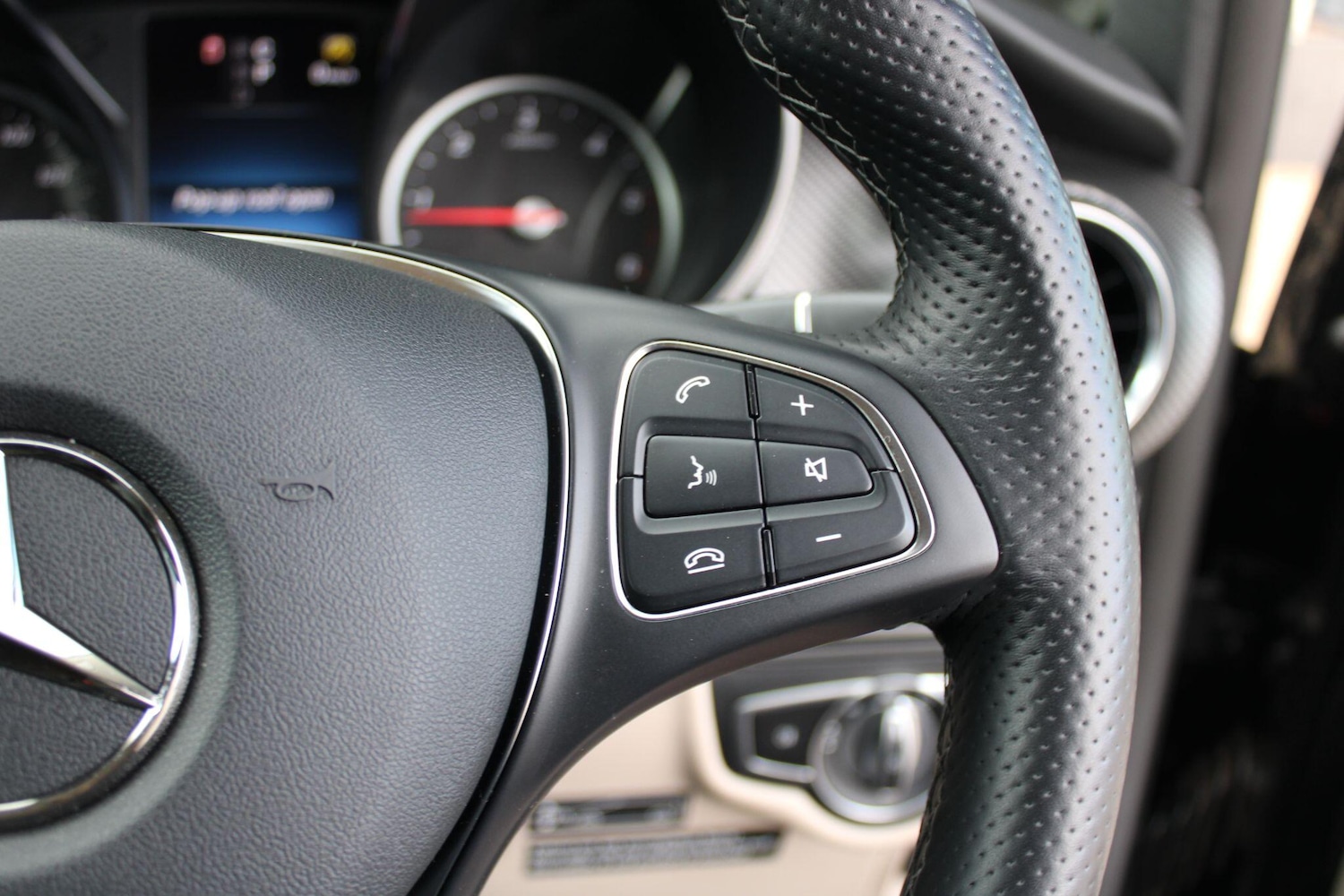 Used Mercedes-Benz V-Class 2023 for sale - 78072182: Photo 30