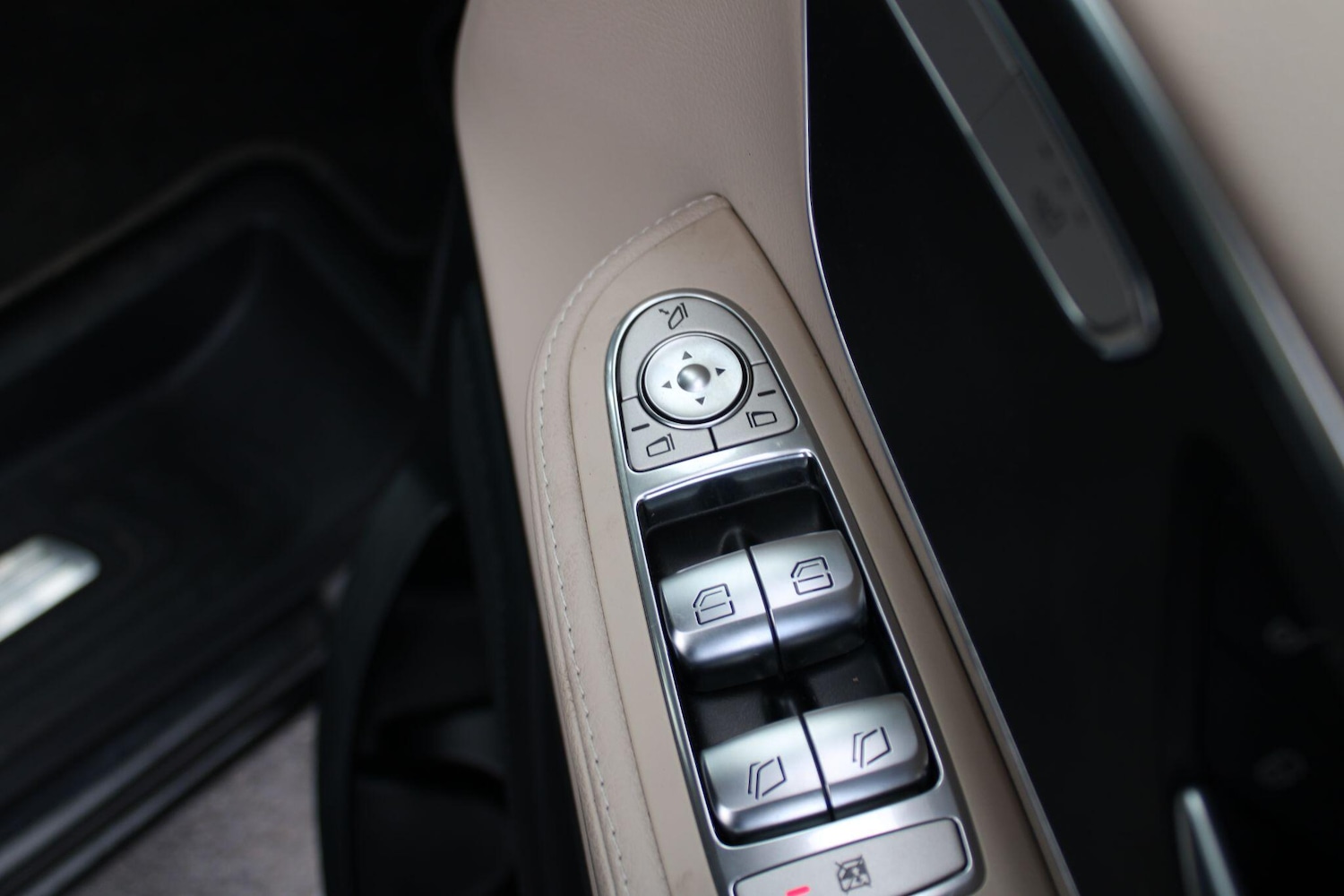 Used Mercedes-Benz V-Class 2023 for sale - 78072182: Photo 31