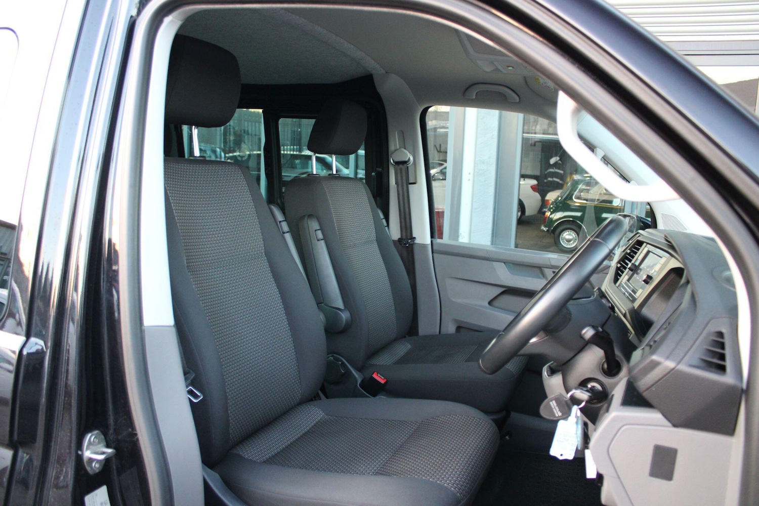 Used Volkswagen Transporter for sale - 77016637: Photo 3