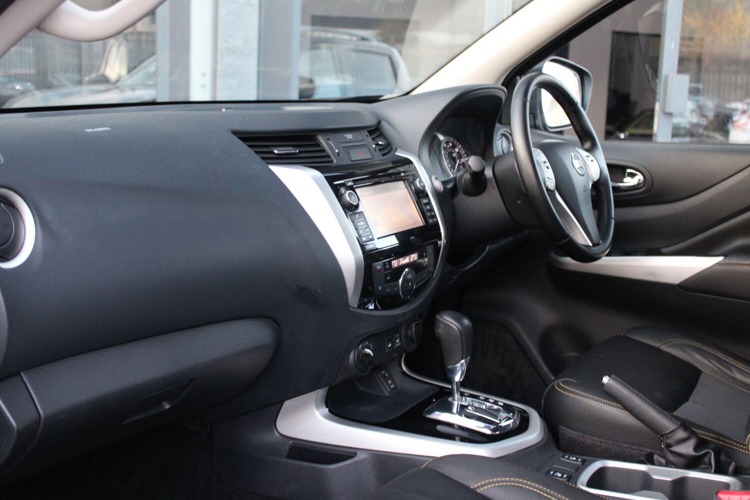 Used Nissan Navara 2019 for sale - 76610205: Photo 10