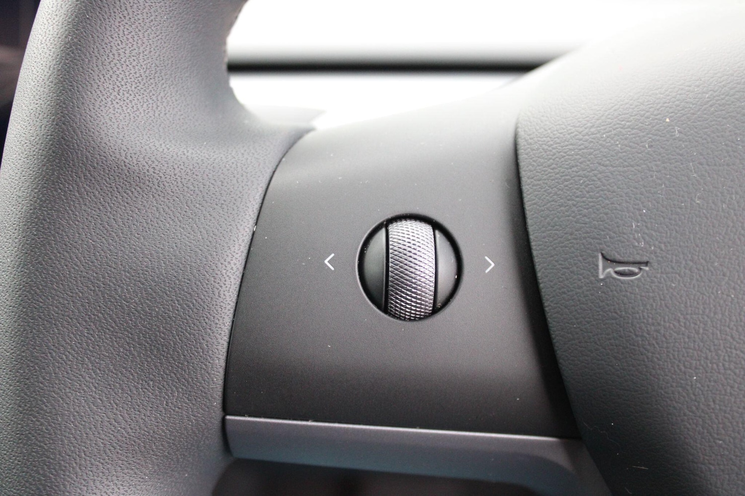 Used Tesla Model Y 2023 for sale - 76610198: Photo 20