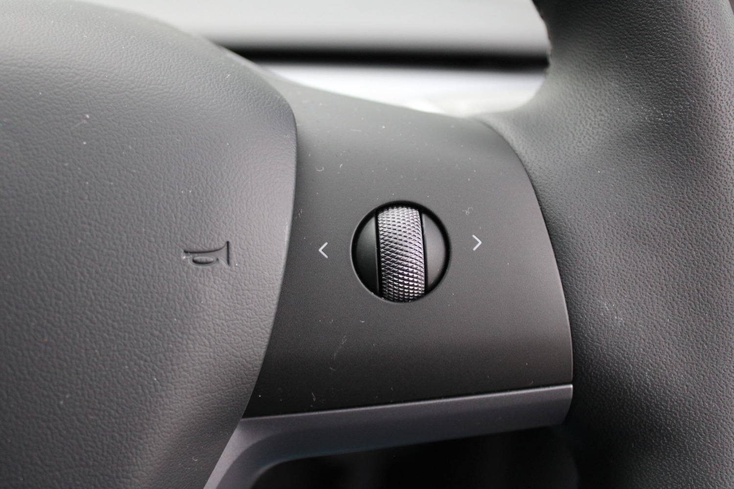 Used Tesla Model Y 2023 for sale - 76610198: Photo 22