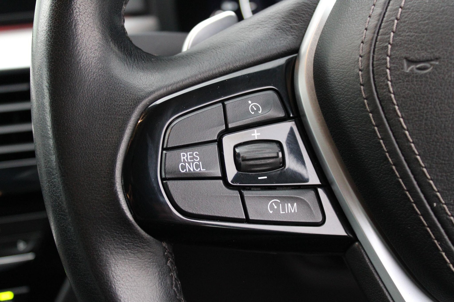 Used BMW 5 Series 2018 for sale - 76610197: Photo 28