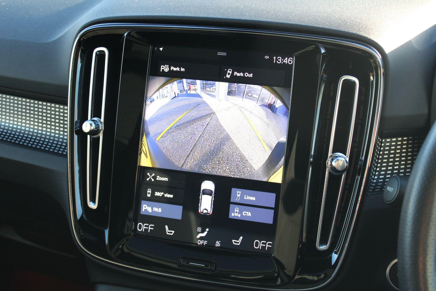 Used Volvo XC40 2018 for sale - 76610202: Photo 19