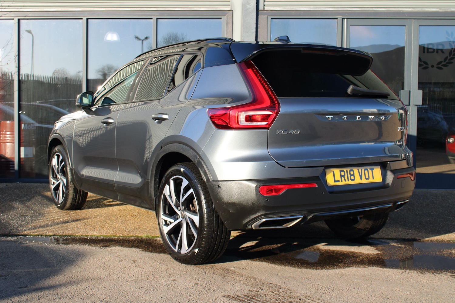 Used Volvo XC40 2018 for sale - 76610202: Photo 2