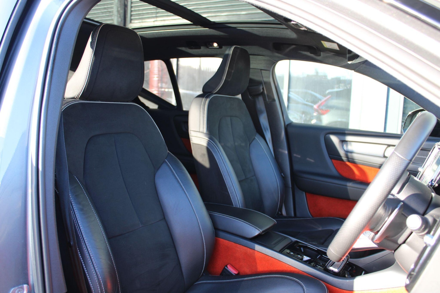 Used Volvo XC40 2018 for sale - 76610202: Photo 3