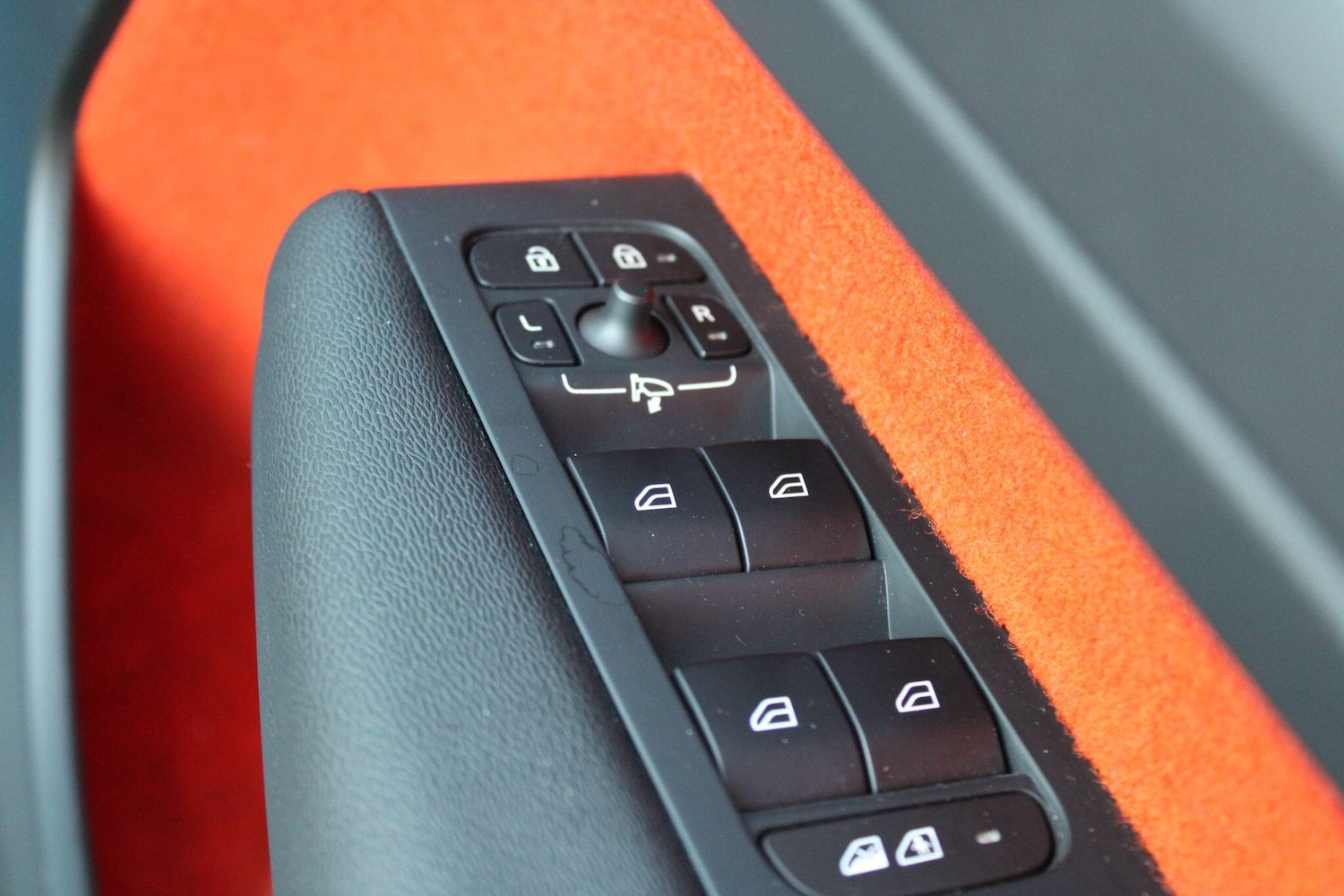 Used Volvo XC40 2018 for sale - 76610202: Photo 33