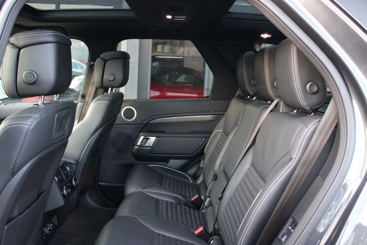 Used Land Rover Discovery 2023 for sale - 77306202: Photo 18