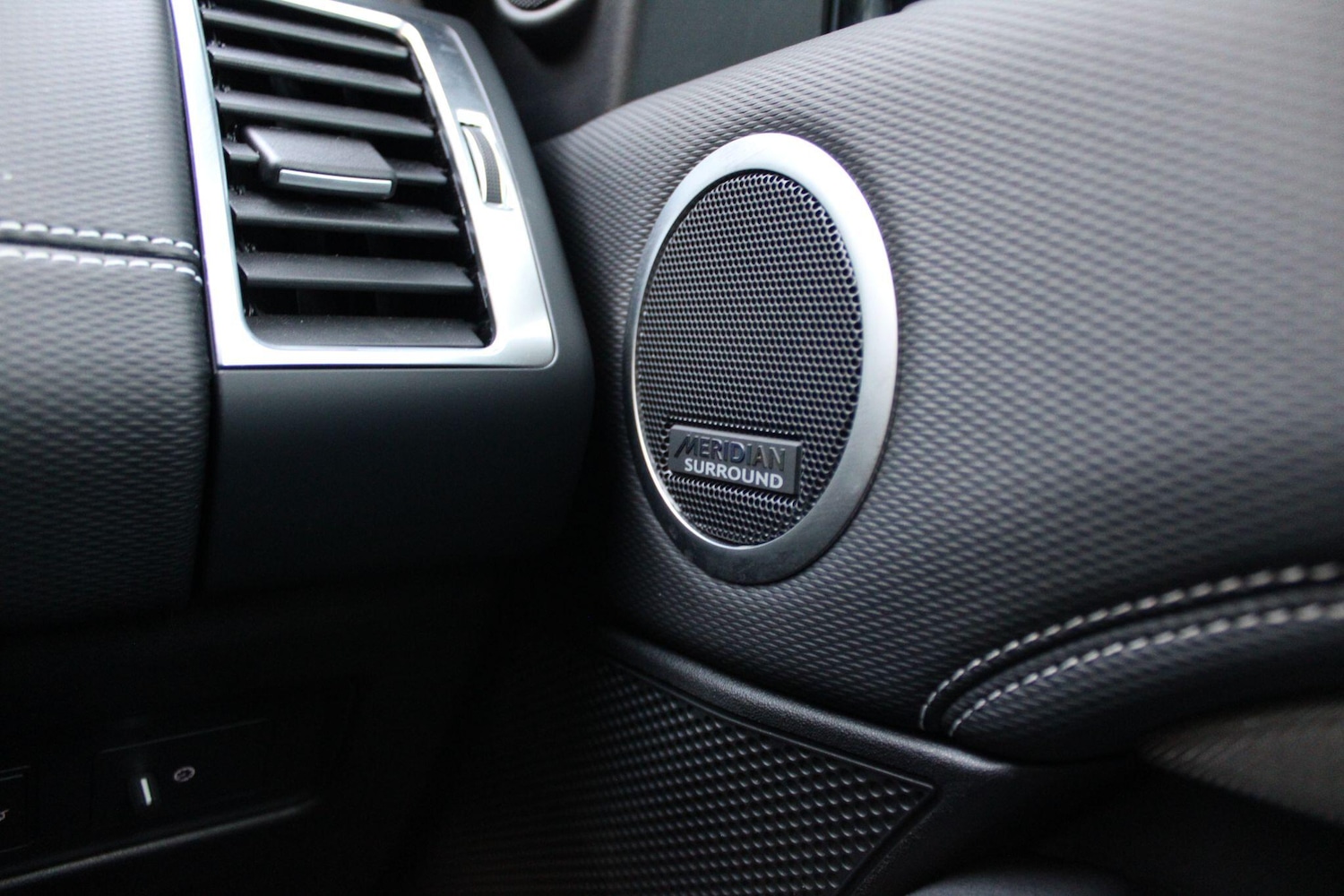 Used Land Rover Discovery 2023 for sale - 77306202: Photo 24