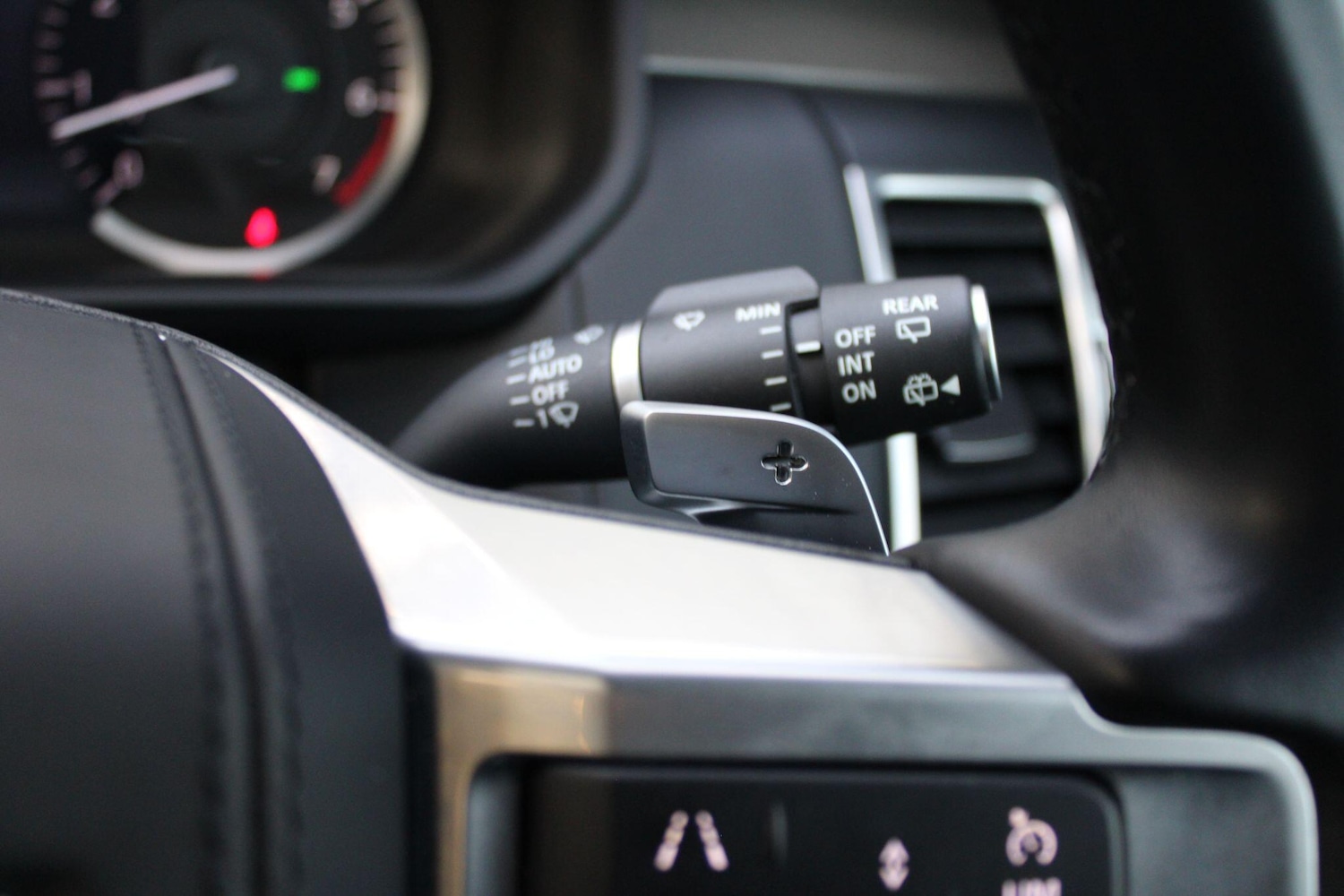 Used Land Rover Discovery 2023 for sale - 77306202: Photo 30