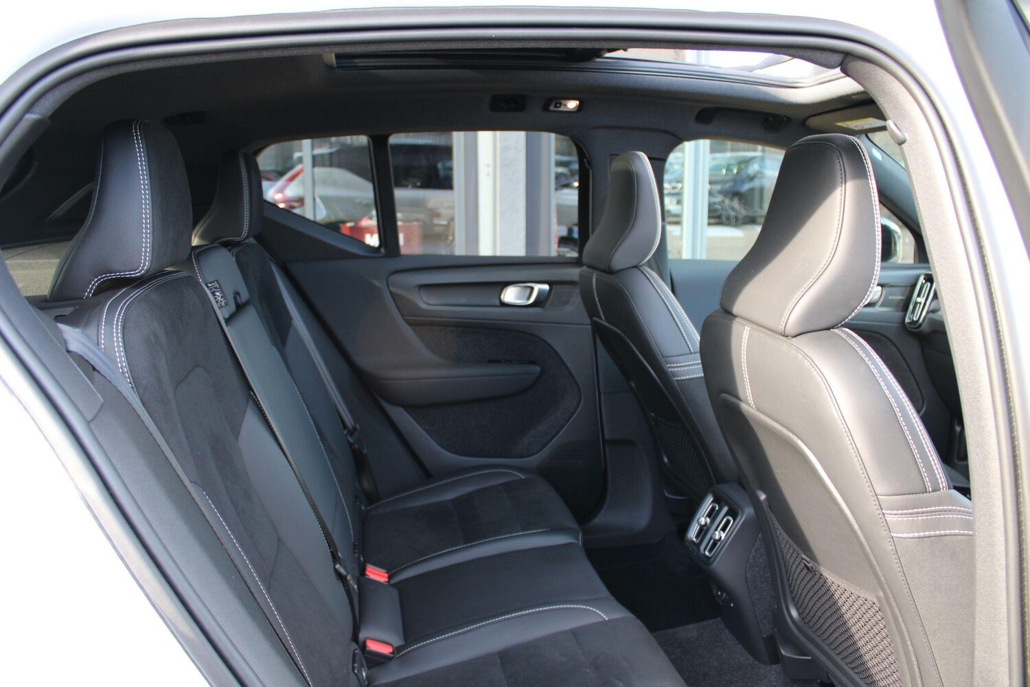 Used Volvo XC40 2021 for sale - 76610218: Photo 11